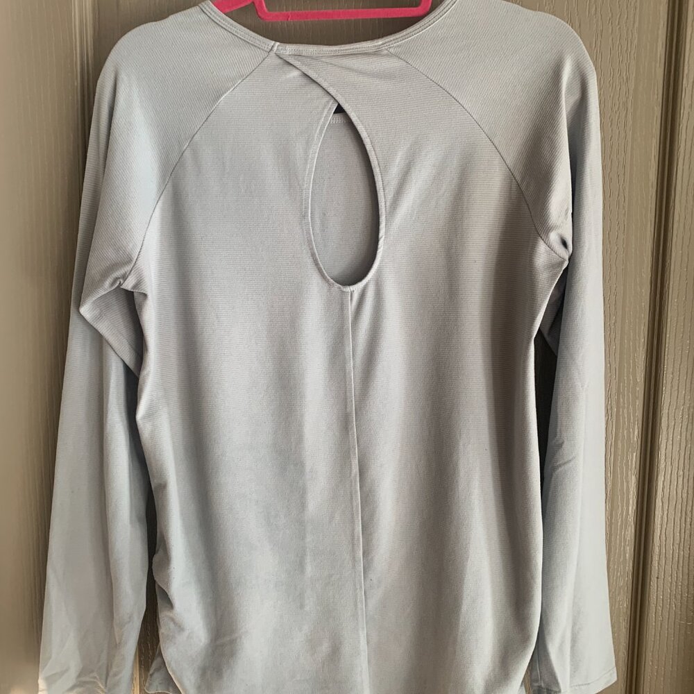 Shambhala Light Grey Ruched Back Keyhole Top | L | Athleisure Essential